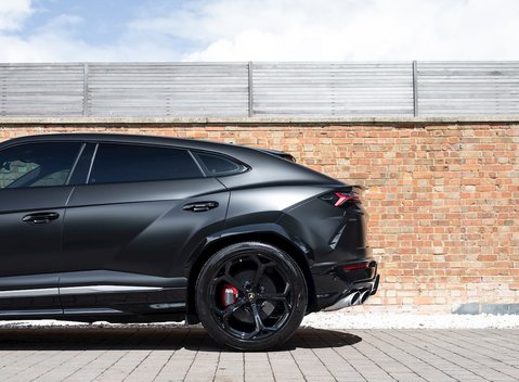 Lamborghini Urus 30