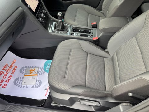 Volkswagen Golf SE NAVIGATION TSI BLUEMOTION TECHNOLOGY 36