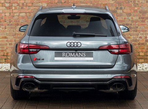 Audi RS4 Avant Sport Edition 5