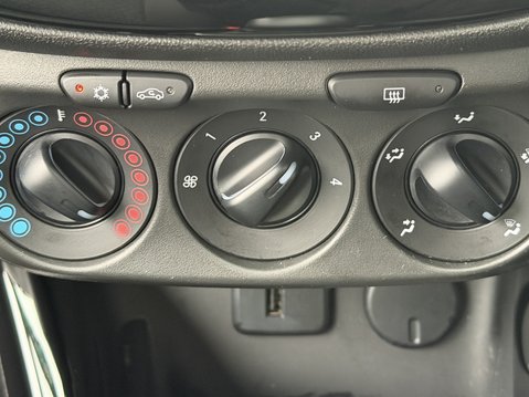 Vauxhall Corsa 1.4 [75] SE Nav 5dr 27