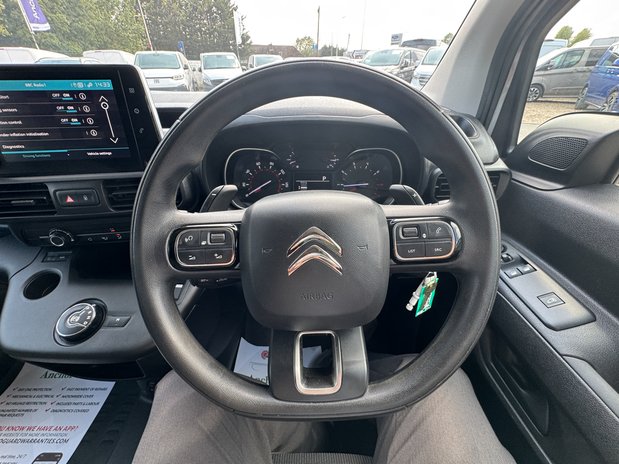 Citroen Berlingo AUTO LWB L2H1 Driver 950 Air Con Alloys Camera Nav Sensors SELECT 16