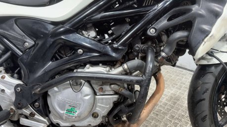 Suzuki Gladius 650 2012, 54K, 650CC RUNNING NAKED, SPARES/REPAIR/PROJECT 20