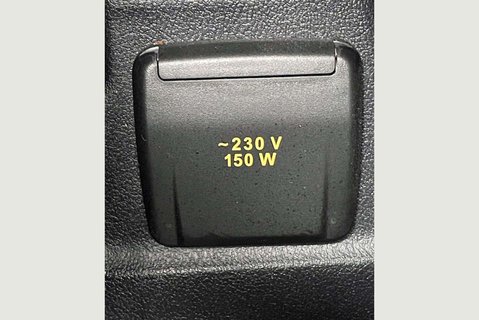Ford Transit Custom 300 L2 170 ps Limited Panel Van - Power Invertor 32