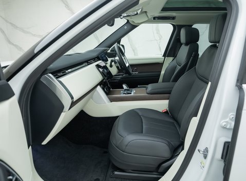 Land Rover Range Rover P440e SE 17