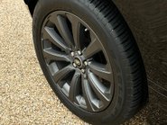 Land Rover Range Rover Velar R-DYNAMIC SE 34