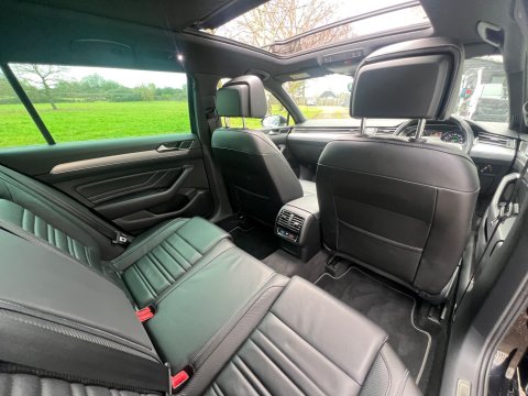 Volkswagen Passat R-LINE TDI 4MOTION DSG 48