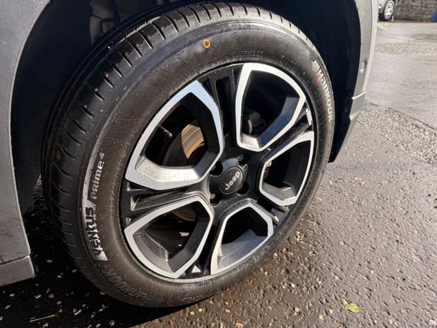Jeep Avenger SUMMIT 8