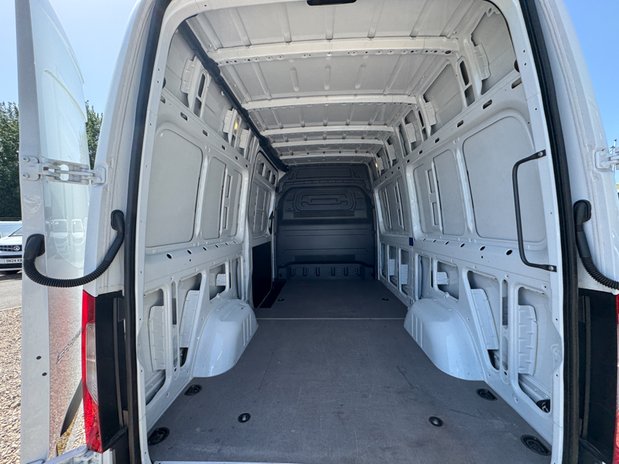 Mercedes-Benz Sprinter AUTO MWB L2H2 High Roof 315 Pro Air Con Camera EURO 6 9