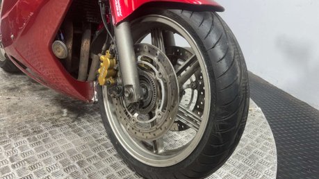 Honda CB 2010 GOOD RUNNING PROJECT BIKE SPARES OR REPAIR 1000CC 8