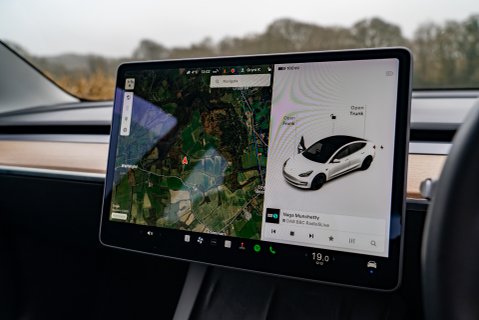 Tesla Model 3 PERFORMANCE 13