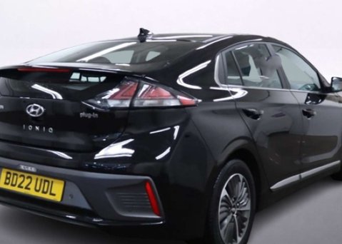 Hyundai IONIQ 1.6 h-GDi 8.9kWh Premium Hatchback 5dr Petrol Plug-in Hybrid DCT Euro 6 (s/ 8