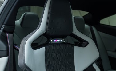 BMW M4 COMPETITION 15
