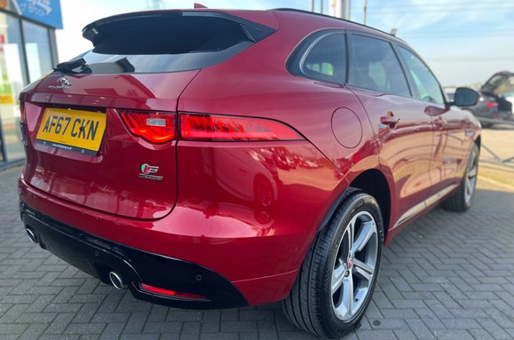 Jaguar F-Pace 3.0 V6 D300S AWD AUTO 9