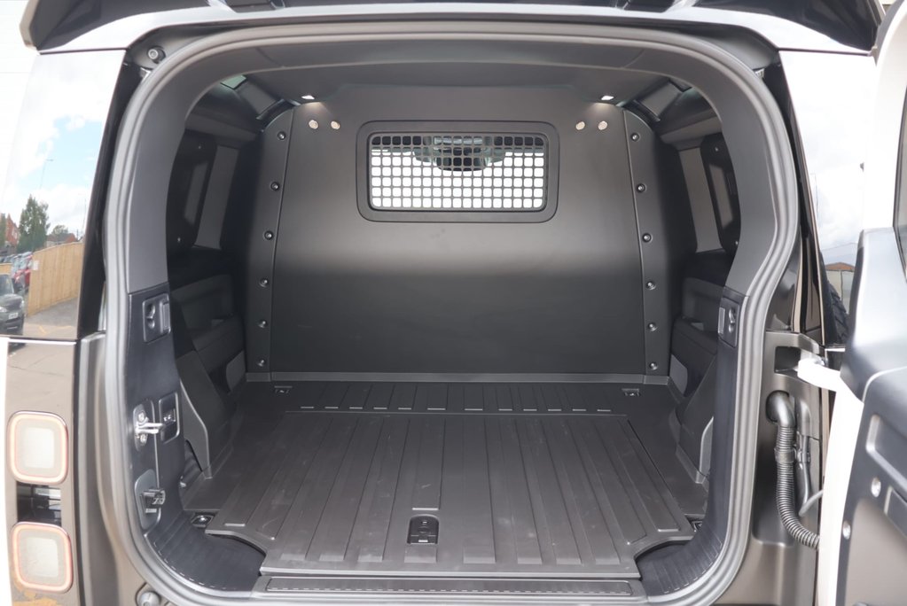 Land Rover Defender 90 2026 Brand NEW  HARD TOP STYLED BY SEEKER AIR SUSPENSION AND JUMP SEAT  29