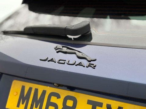 Jaguar F-Pace 2.0 F-Pace R-Sport AWD D Auto 4WD 5dr 33