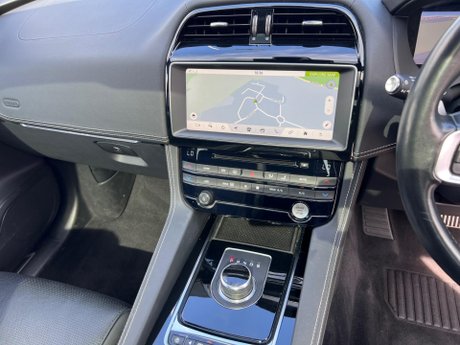Jaguar F-Pace 2.0 D180 Chequered Flag Auto AWD Euro 6 (s/s) 5dr 79