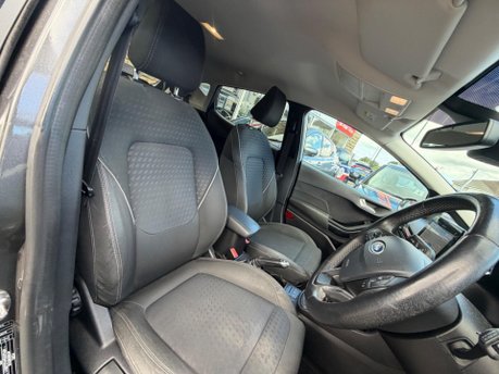 Ford Fiesta TITANIUM 8