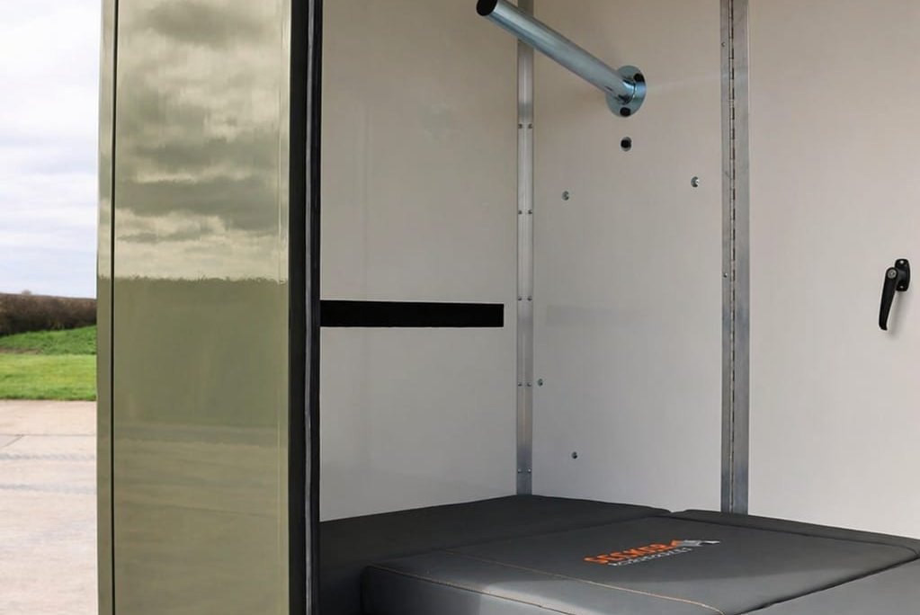Renault Master BRAND NEW 3.5 TON STALLION BUILD EXTREME HEAVY DUTY HORSEBOX FROM SEEKER  11