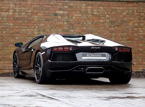 Lamborghini Aventador LP 700-4 Roadster 22
