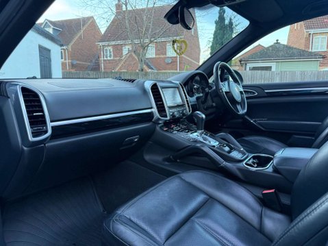 Porsche Cayenne 3.0 TD V6 Tiptronic 4WD Euro 5 (s/s) 5dr 35