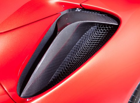 Ferrari SF90 Spider 39