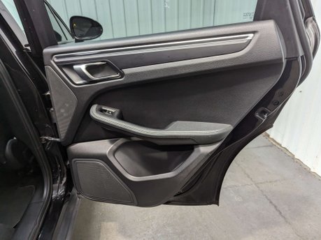 Porsche Macan 2.0 Macan Semi-Auto 4WD 5dr 66