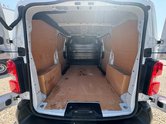 Peugeot Expert MWB L2H1 Low Roof Professional Premium 2700 Air Con EURO 6 9