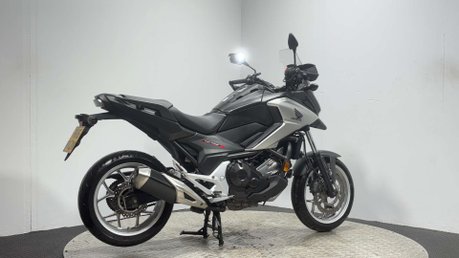 Honda NC750X 2016 39K NEW MOT IDEAL COMMUTER BIKE RIDES GREAT 750CC A2 2