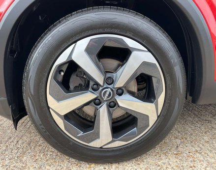 Nissan Qashqai 1.3 Qashqai N-Connecta DiG-T MHEV 5dr 15