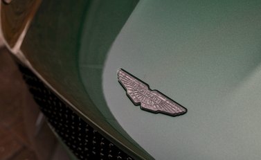 Aston Martin DBS Superleggera 22