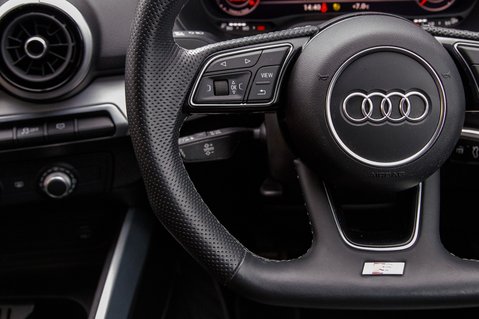 Audi Q2 TFSI BLACK EDITION 17