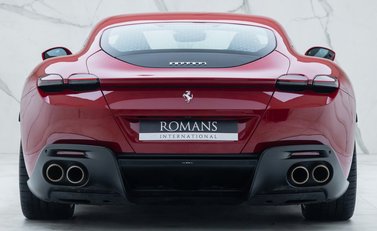 Ferrari Roma 8
