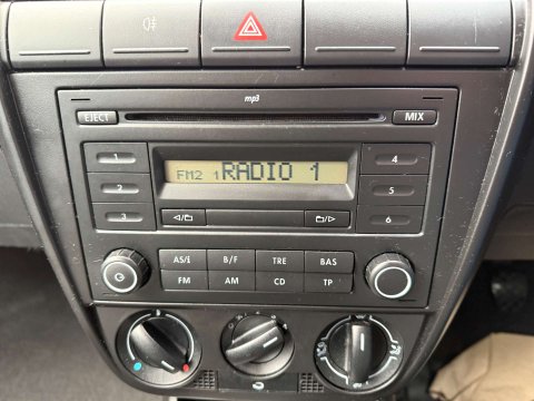 Volkswagen Fox 1.2 Urban Fox 55 3dr 9