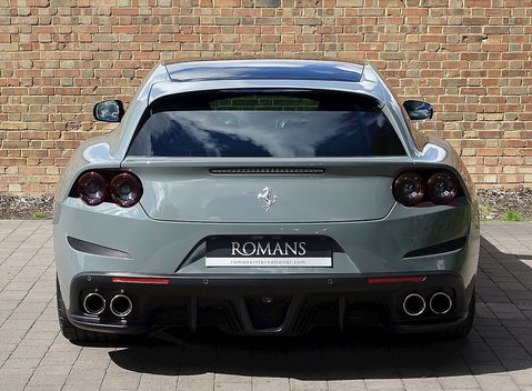 Ferrari GTC4 Lusso 12
