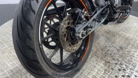 KTM Duke 2017 19K SPARES OR REPAIR PROJECT NAKED SUPERMOTO BIKE 125CC 15