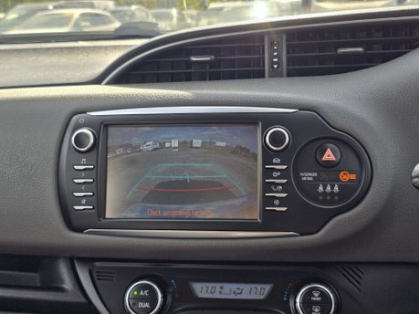 Toyota Yaris 1.5 VVT-h Icon Tech Hatchback 5dr Petrol Hybrid E-CVT Euro 6 (s/s) (100 ps) 26