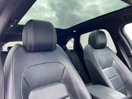 Jaguar F-Pace 2.0 D180 Chequered Flag Auto AWD Euro 6 (s/s) 5dr 3