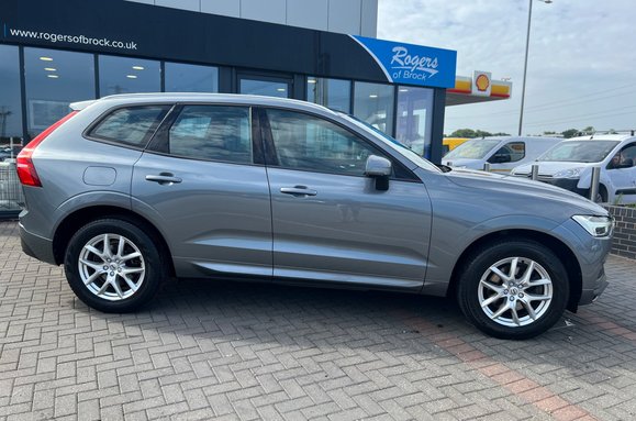 Volvo XC60 D4 MOMENTUM AWD AUTO 6