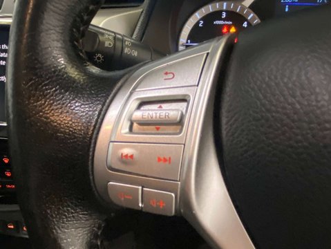 Nissan Navara 2.3 Navara Tekna dCi Auto 4WD 5dr 16
