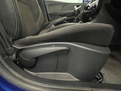 Renault Clio 0.9 Clio Play TCe 5dr 13