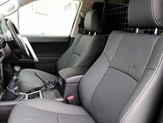 Land Cruiser Commercial 2