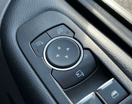 Ford Tourneo Custom 2.0 Tourneo Custom 320 Zetec EcoBlue Auto 4dr 55