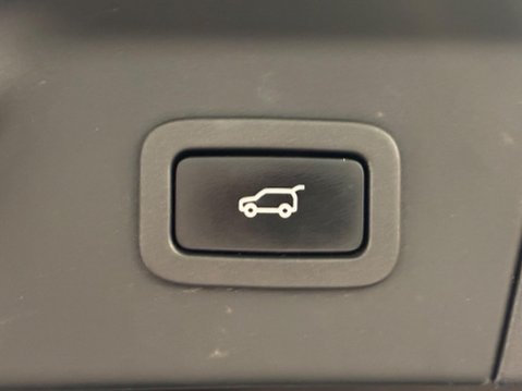 Land Rover Range Rover Velar 2.0 D240 HSE Auto 4WD Euro 6 (s/s) 5dr 37