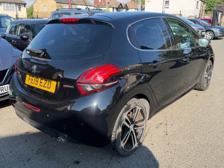 Peugeot 208 S/S GT LINE 9