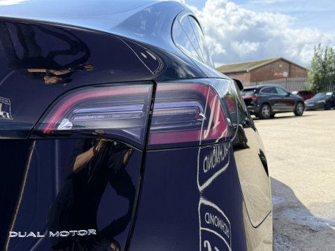 Tesla Model Y (Dual Motor) Long Range SUV 5dr Electric Auto 4WDE (384 bhp) 19