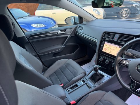 Volkswagen Golf GT TDI BLUEMOTION TECHNOLOGY 19