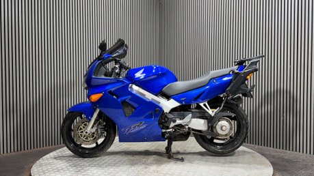Honda VFR 2000 FUEL INJECTED NON VTEC ONLY 27K 1 OWNER PROJECT BIKE 800CC 4