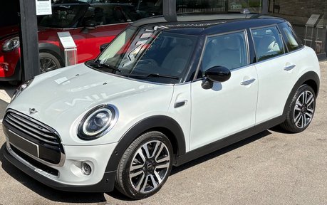 Mini Hatch Cooper 1.5 Exclusive Comfort / Navigation 5 door - SAT NAV - LIGHT LEATHER 9