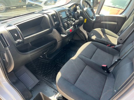 Peugeot Boxer BLUEHDI 333 L1H1 PROFESSIONAL P/V 12