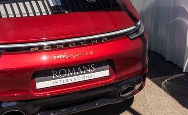 Porsche 911 (992) Targa 4S Heritage Design Edition 29